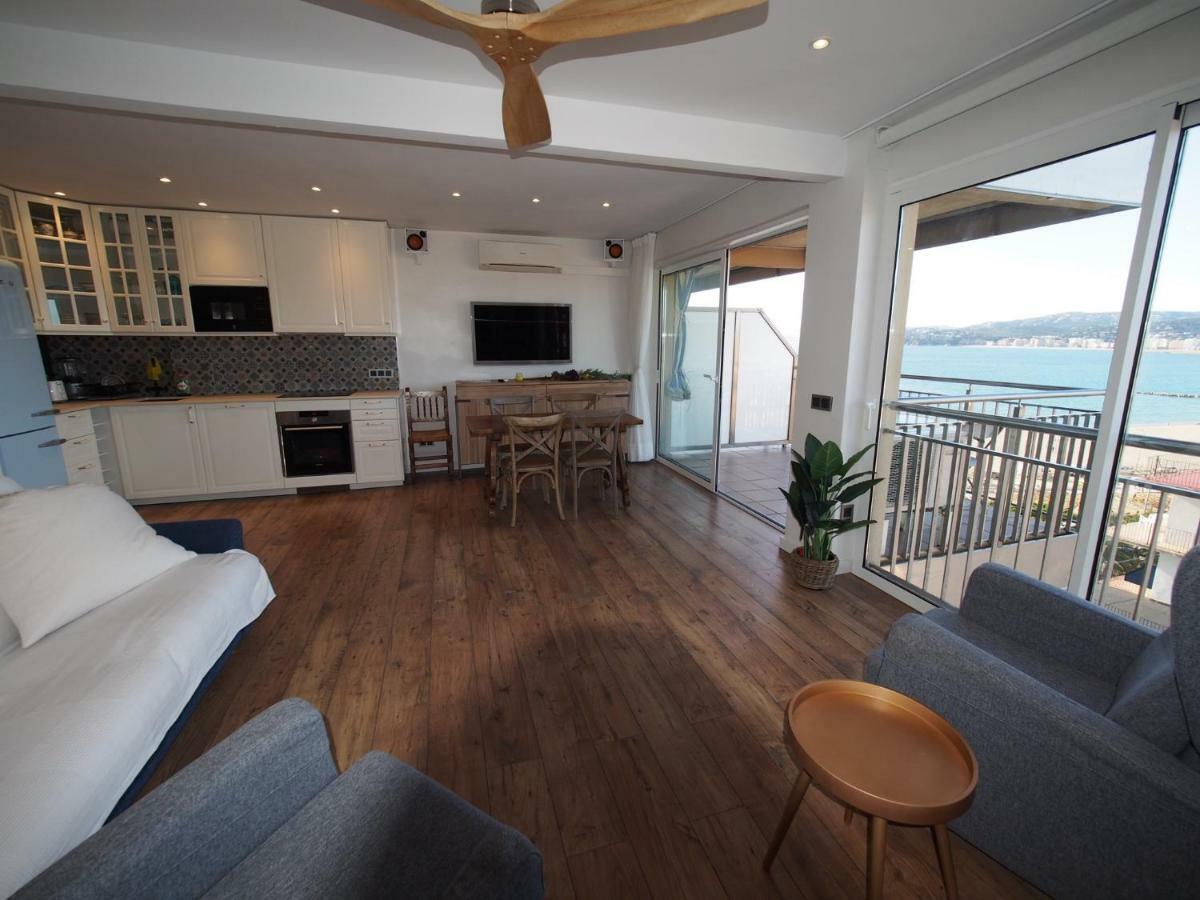 Seafront Apartment In Palamos Exterior photo